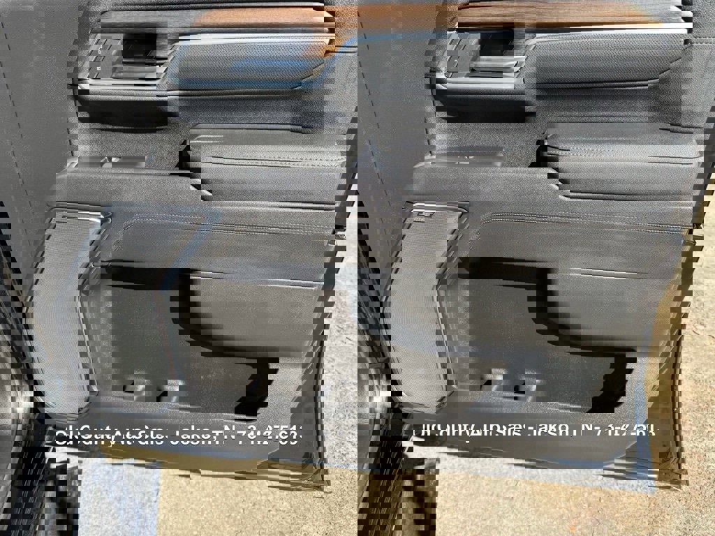 Used 2025 Chevrolet Silverado 2500 High Country w/ Midnight Edition image 49