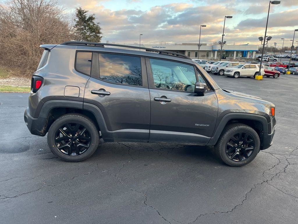 Used 2017 Jeep Renegade Altitude AWD/4WD image 6