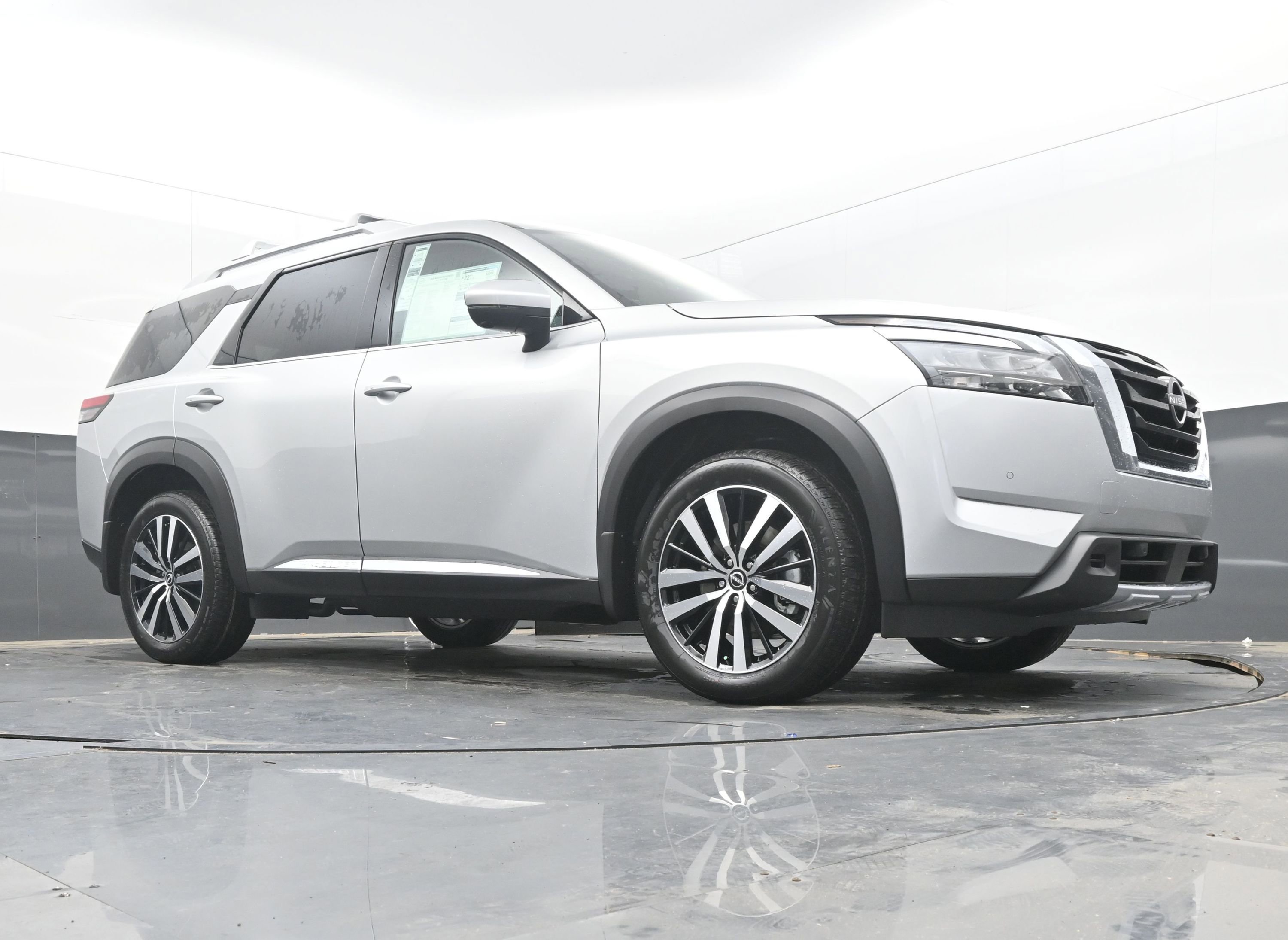 New 2025 Nissan Pathfinder Platinum w/ Cargo Package image 24