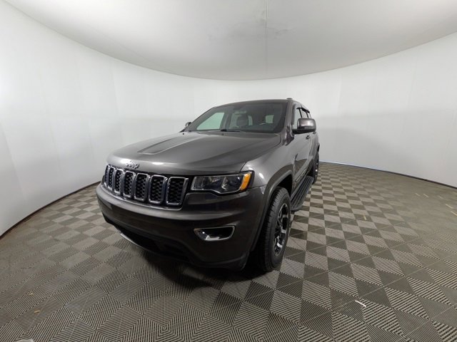 Used 2020 Jeep Grand Cherokee Laredo w/ Security & Convenience Group image 25