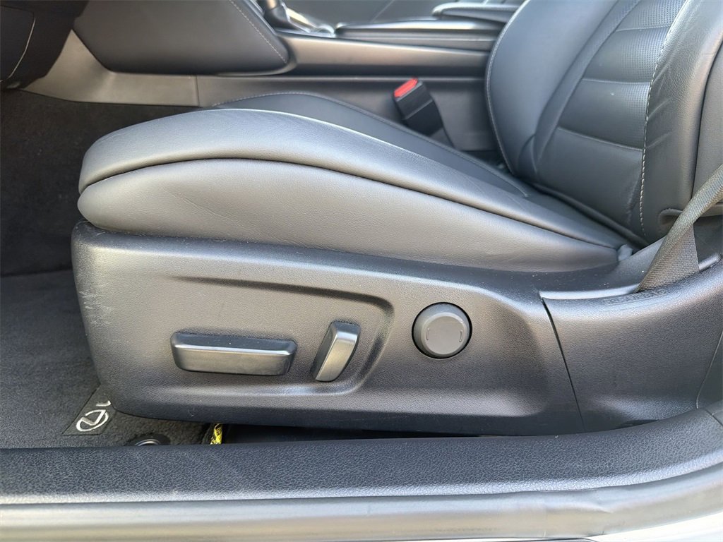 Used 2025 Lexus IS 350 F Sport image 14