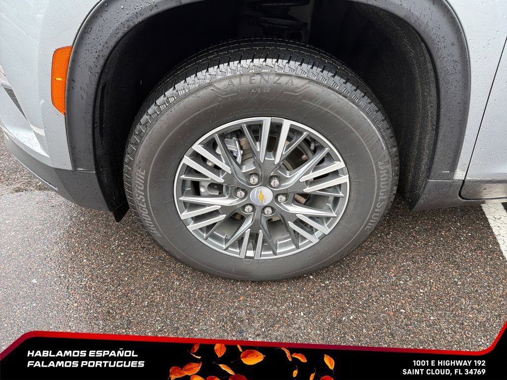 Used 2025 Chevrolet Traverse LT FWD image 10