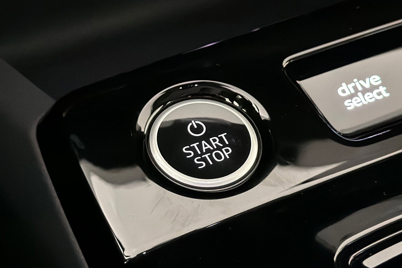 Certified 2025 Audi A6 e-tron Premium Plus w/ Premium Plus image 21