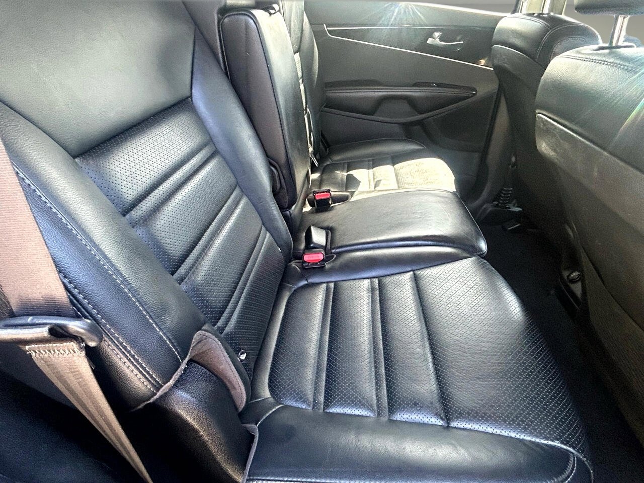 Used 2019 Kia Sorento EX image 17