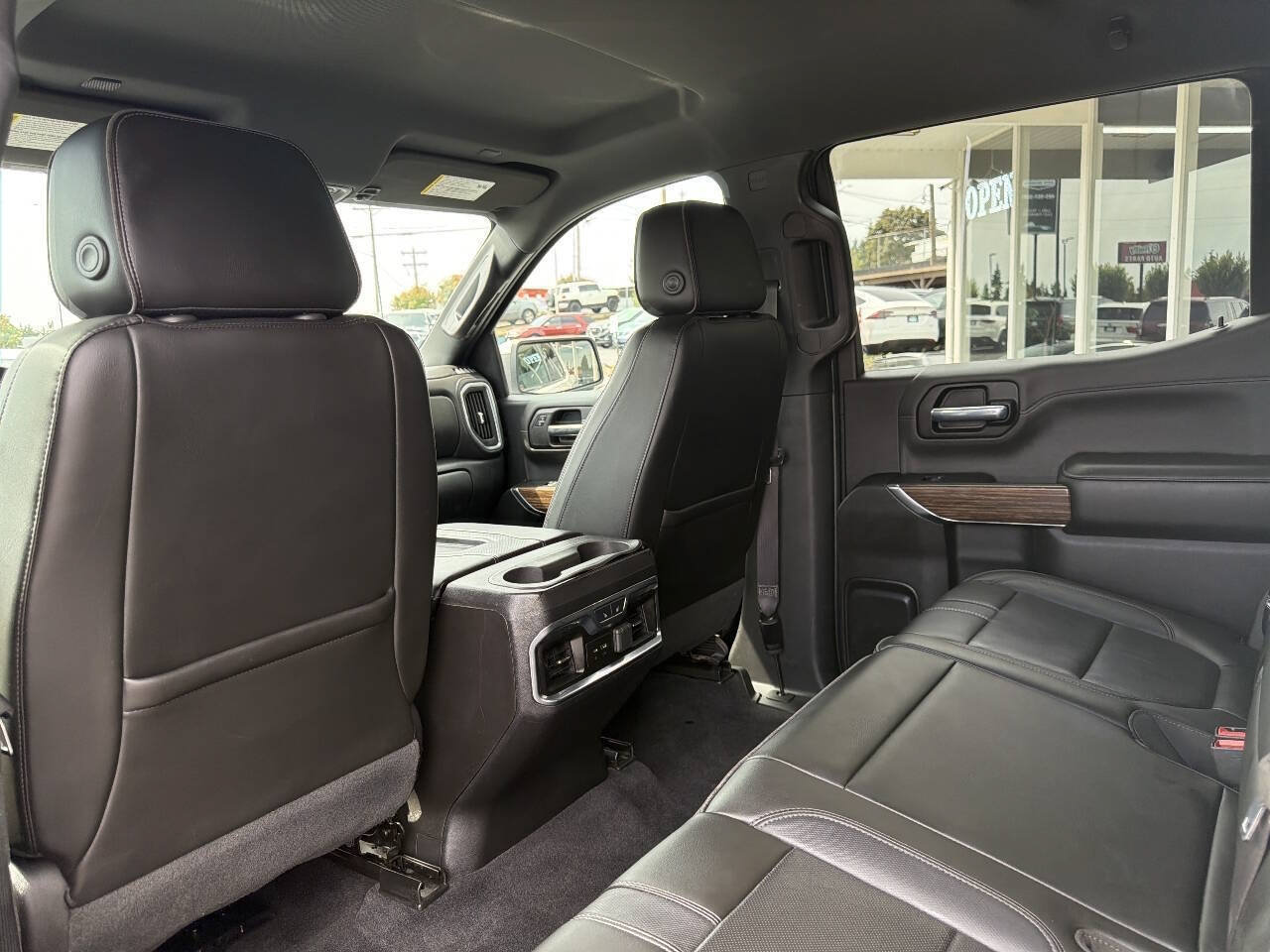 Used 2019 Chevrolet Silverado 1500 High Country w/ Technology Package AWD/4WD image 28