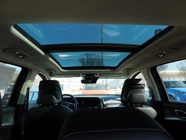 Used 2024 Kia Sportage SX image 12