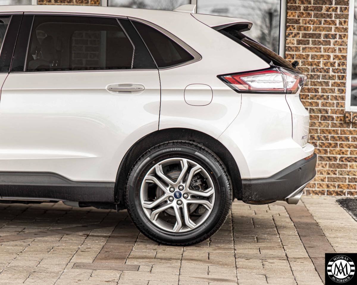 Used 2016 Ford Edge Titanium w/ Technology Package AWD/4WD image 21