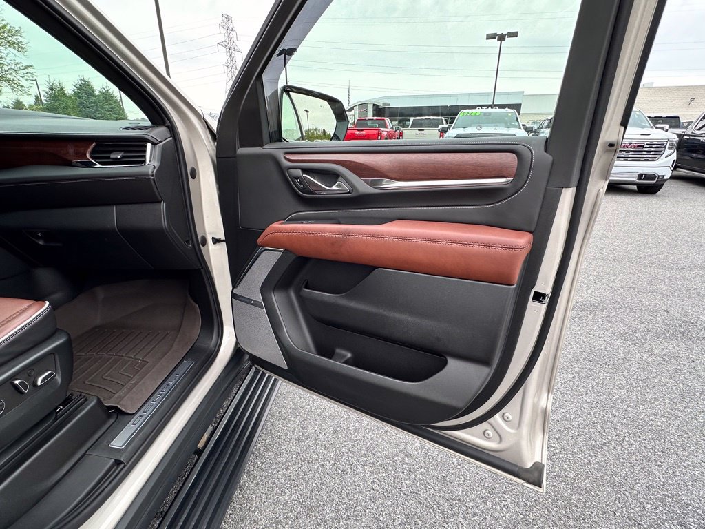 Certified 2023 GMC Yukon Denali Ultimate AWD/4WD image 14
