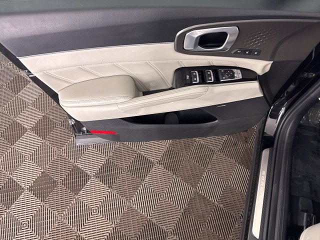 Used 2023 Kia Sorento SX Prestige image 20