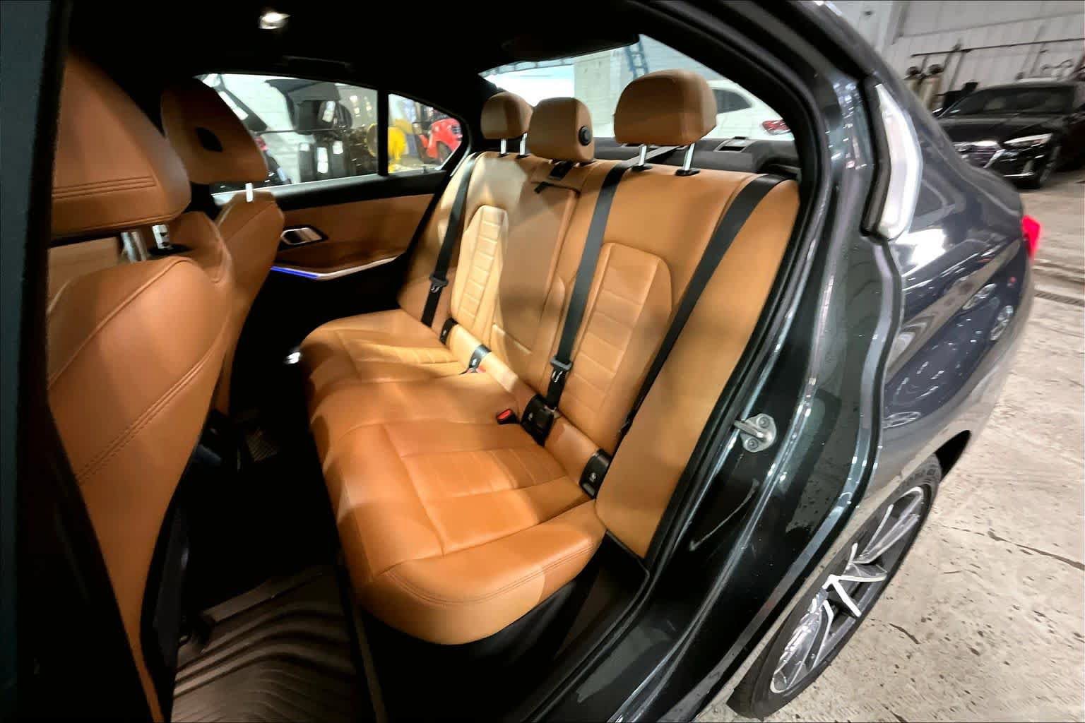 Used 2021 BMW 330i xDrive Sedan w/ Premium Package AWD/4WD image 21