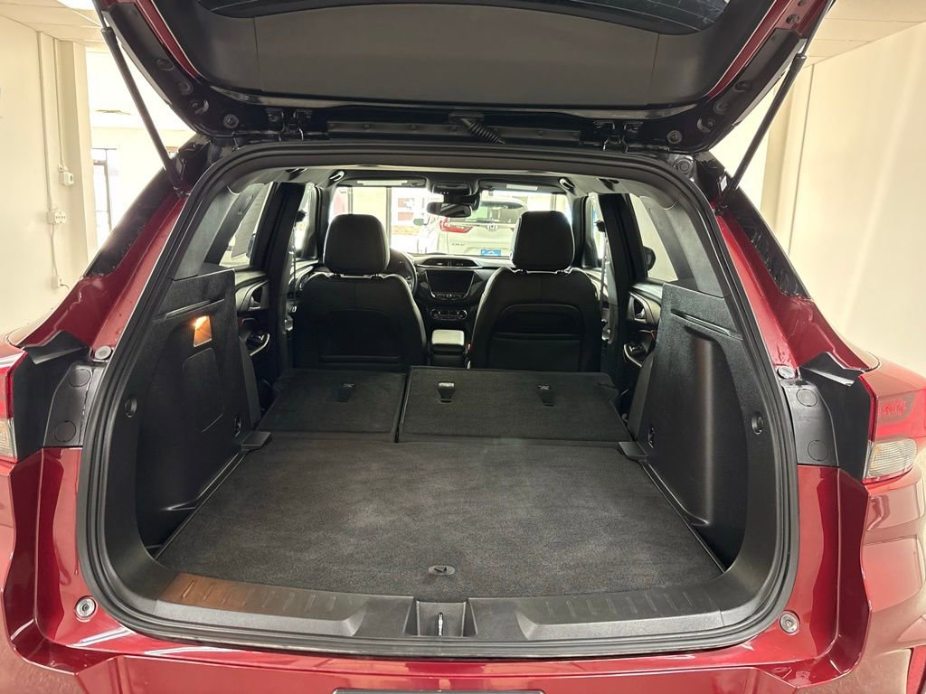Used 2022 Chevrolet TrailBlazer RS w/ Technology Package image 11