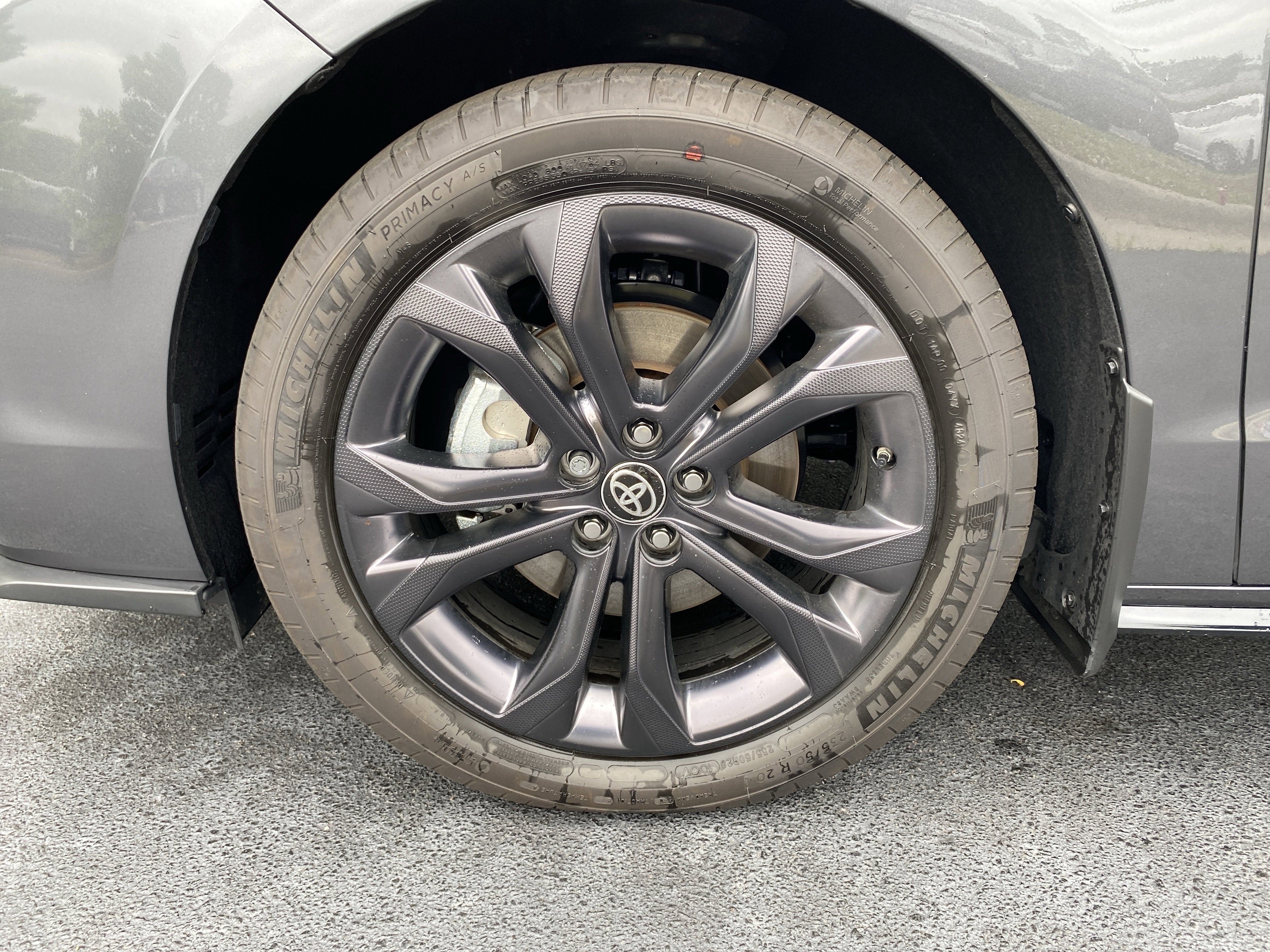 Certified 2025 Toyota Sienna XSE w/ XSE Plus Package FWD image 8