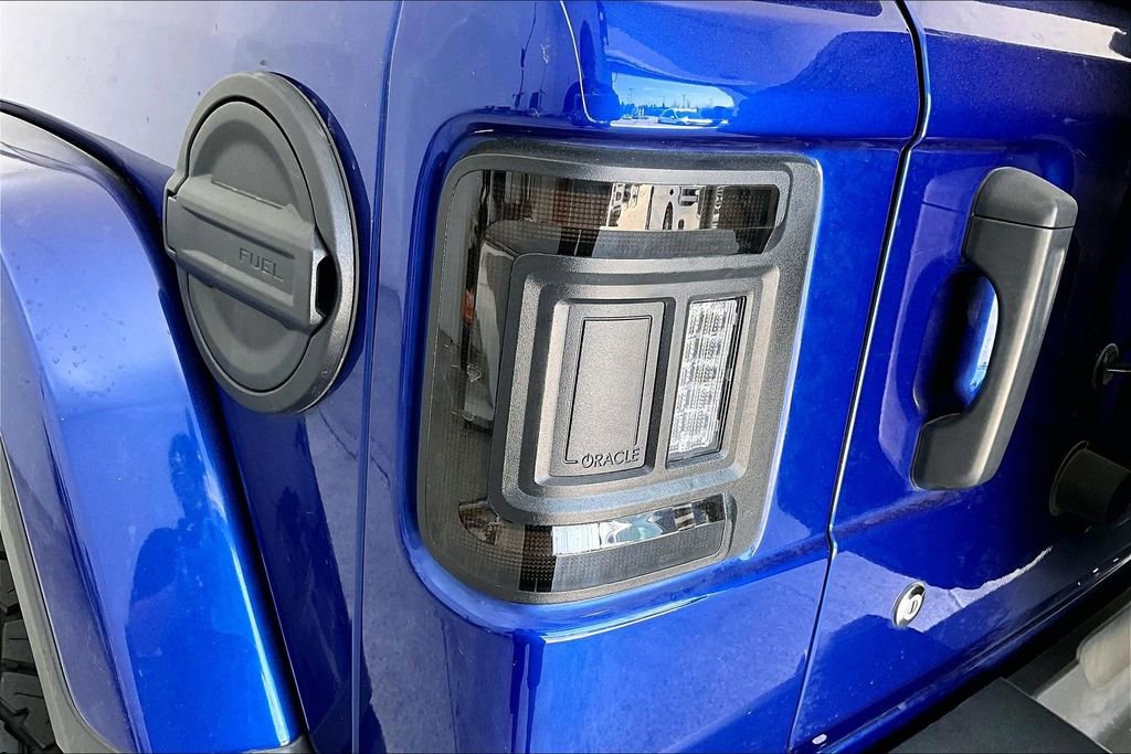 Used 2018 Jeep Wrangler Unlimited Sahara image 37