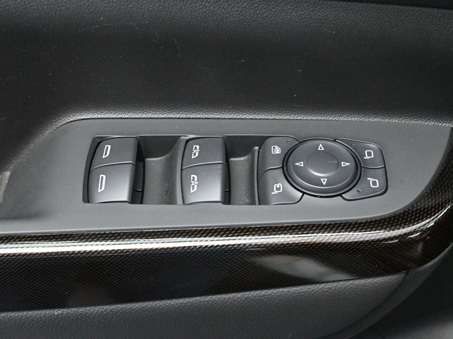 Used 2023 GMC Acadia AT4 w/ Technology Package image 14