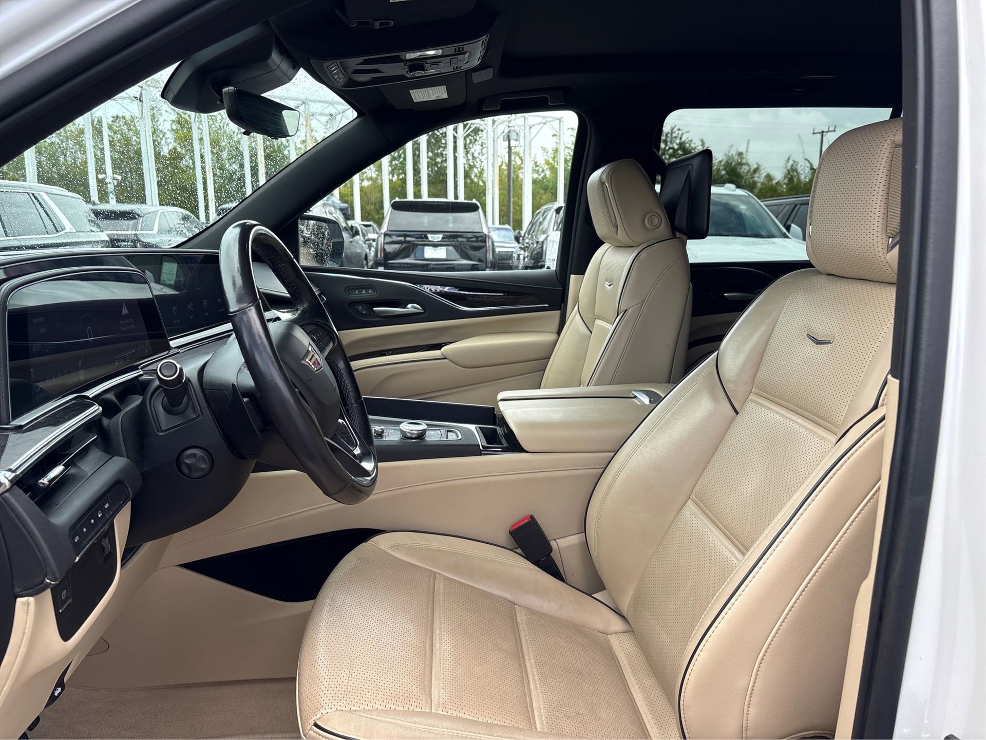 Used 2021 Cadillac Escalade ESV Premium Luxury image 9