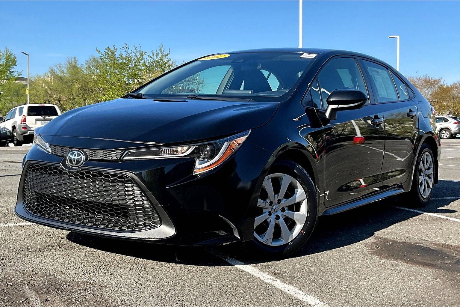Used 2022 Toyota Corolla LE image 1