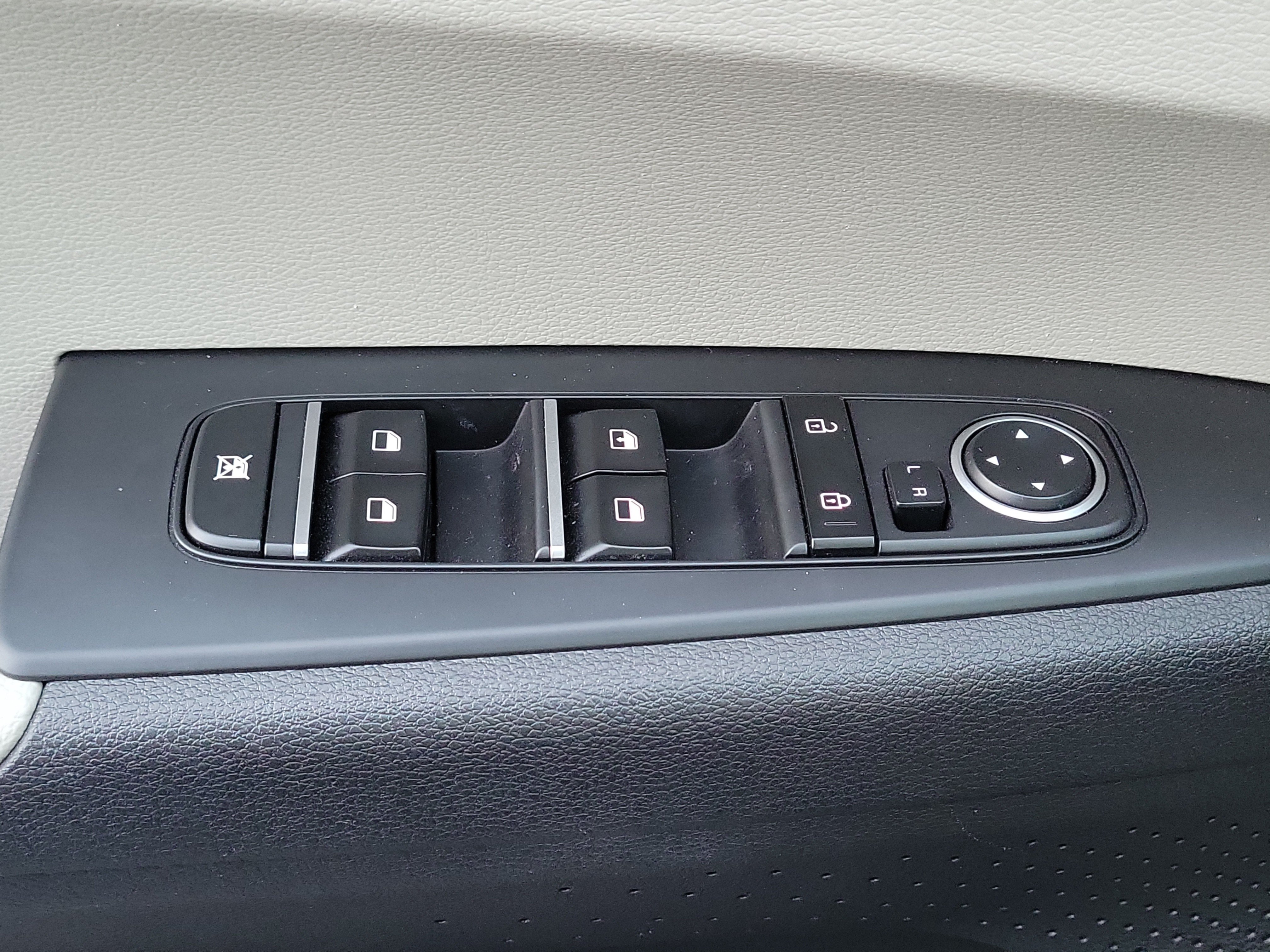 Used 2023 Kia Forte LXS w/ LXS Technology Package FWD image 14