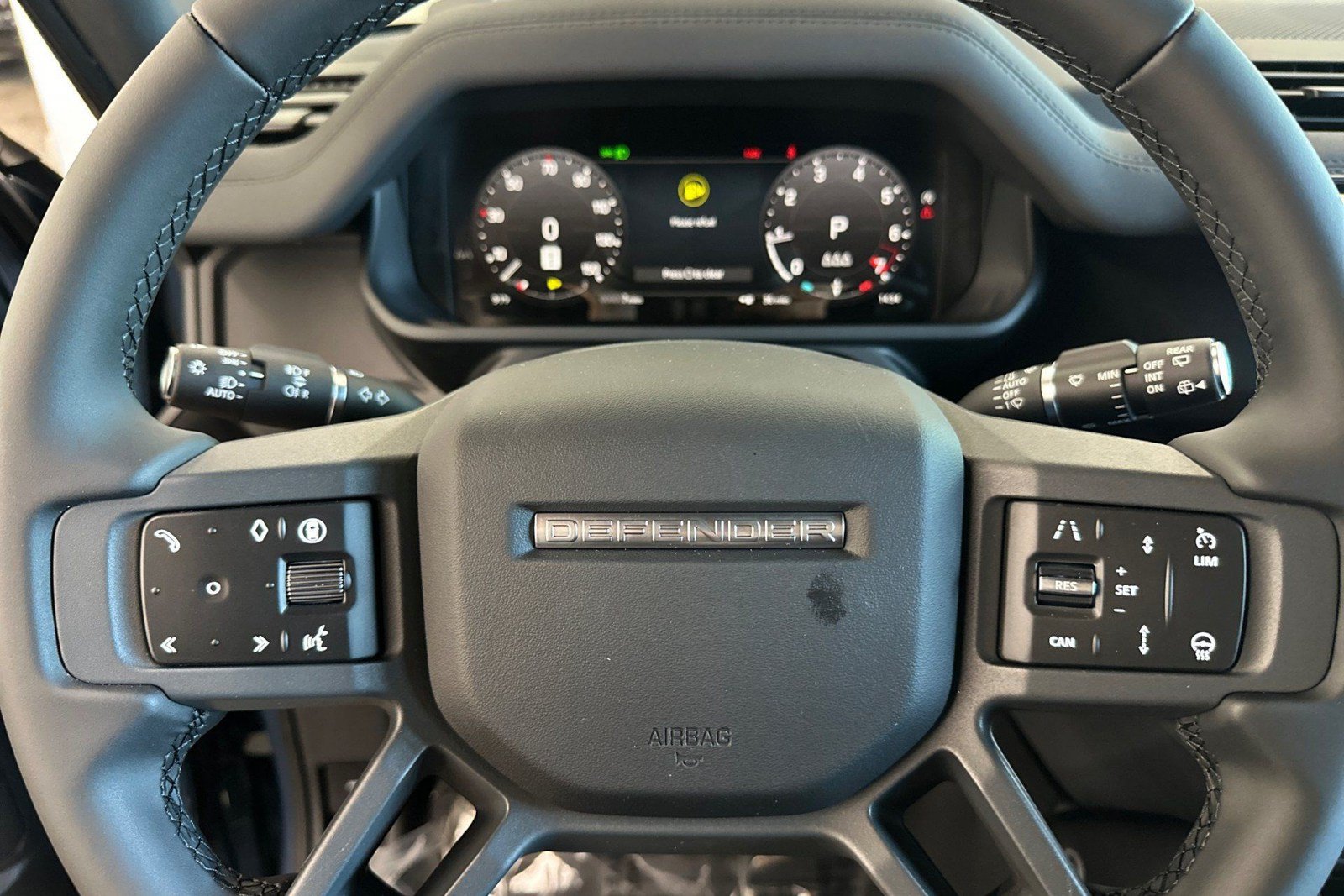 New 2026 Land Rover Defender 110 X-Dynamic SE AWD/4WD image 24