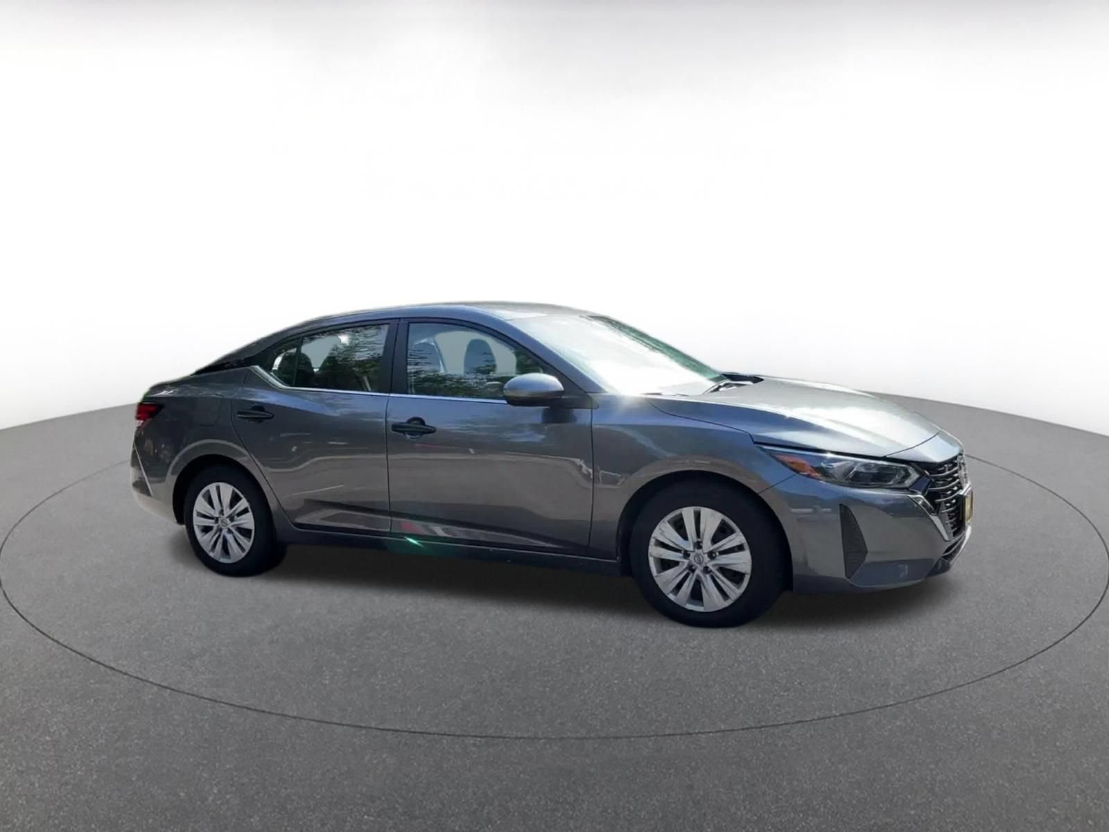 Used 2025 Nissan Sentra S FWD image 2