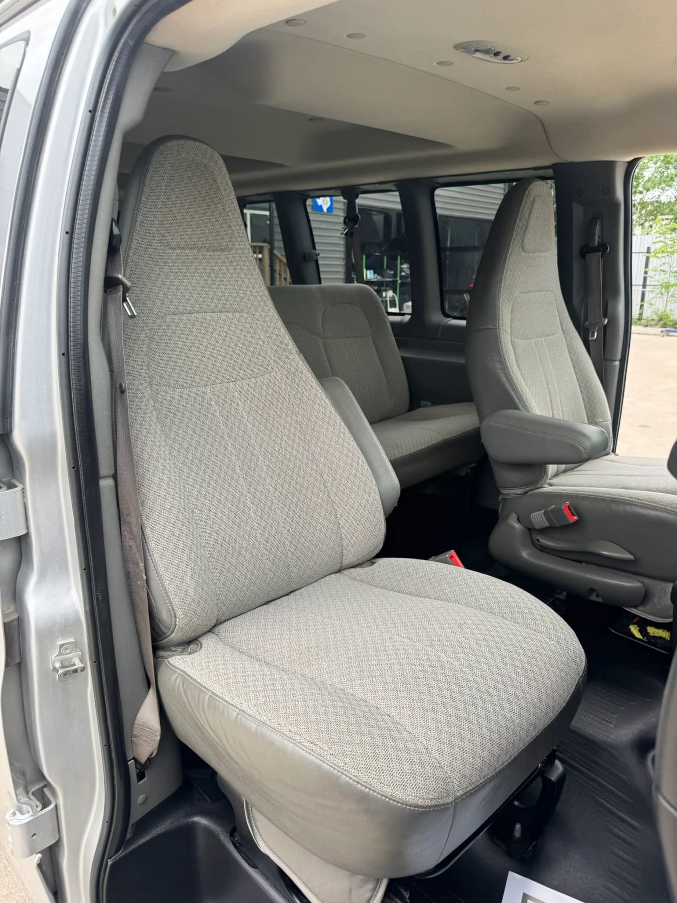 Used 2017 Chevrolet Express 3500 LT w/ LT Preferred Equipment Group image 36