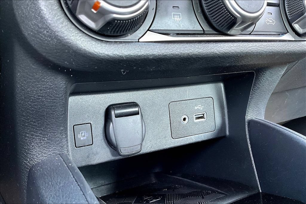 Used 2025 Nissan Versa SV FWD image 15