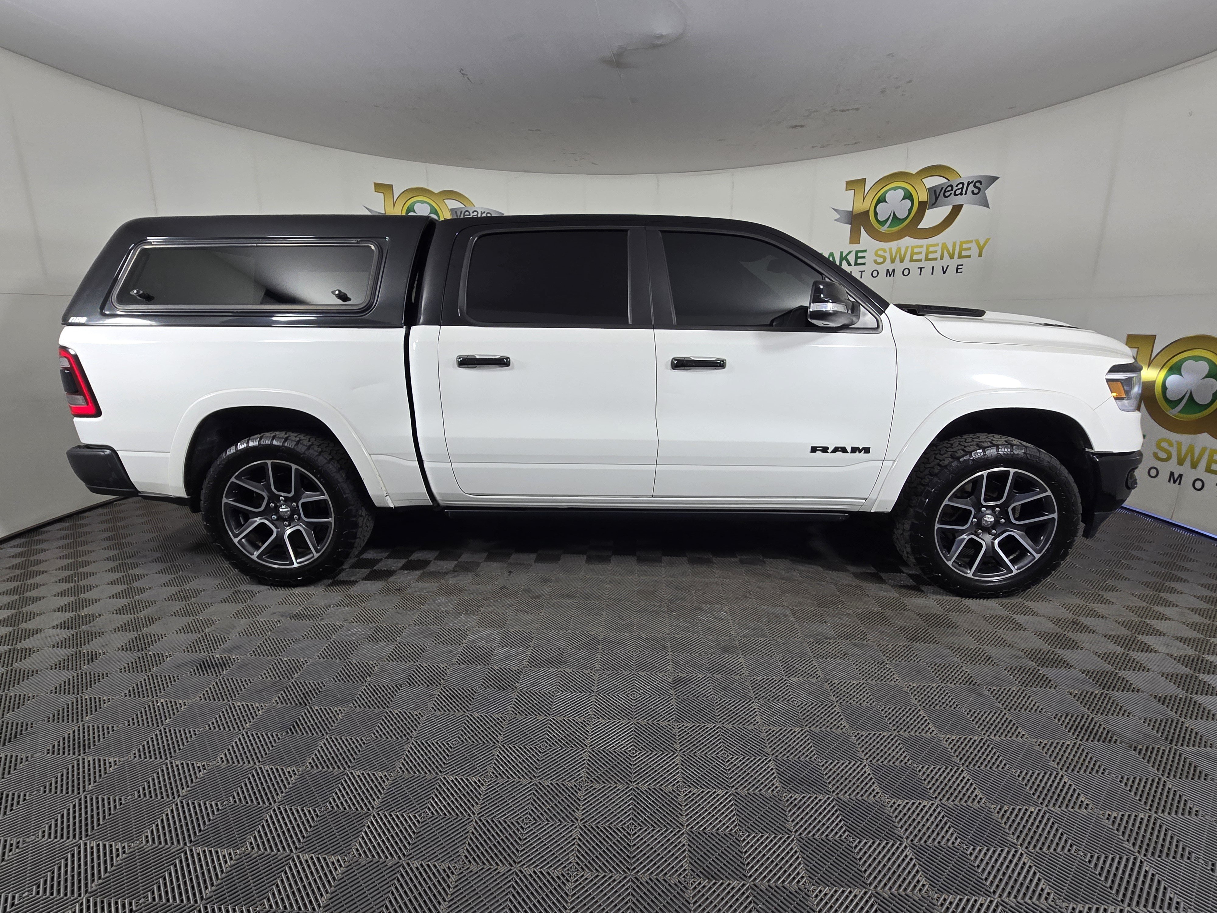 Used 2019 RAM 1500 Laramie AWD/4WD image 10