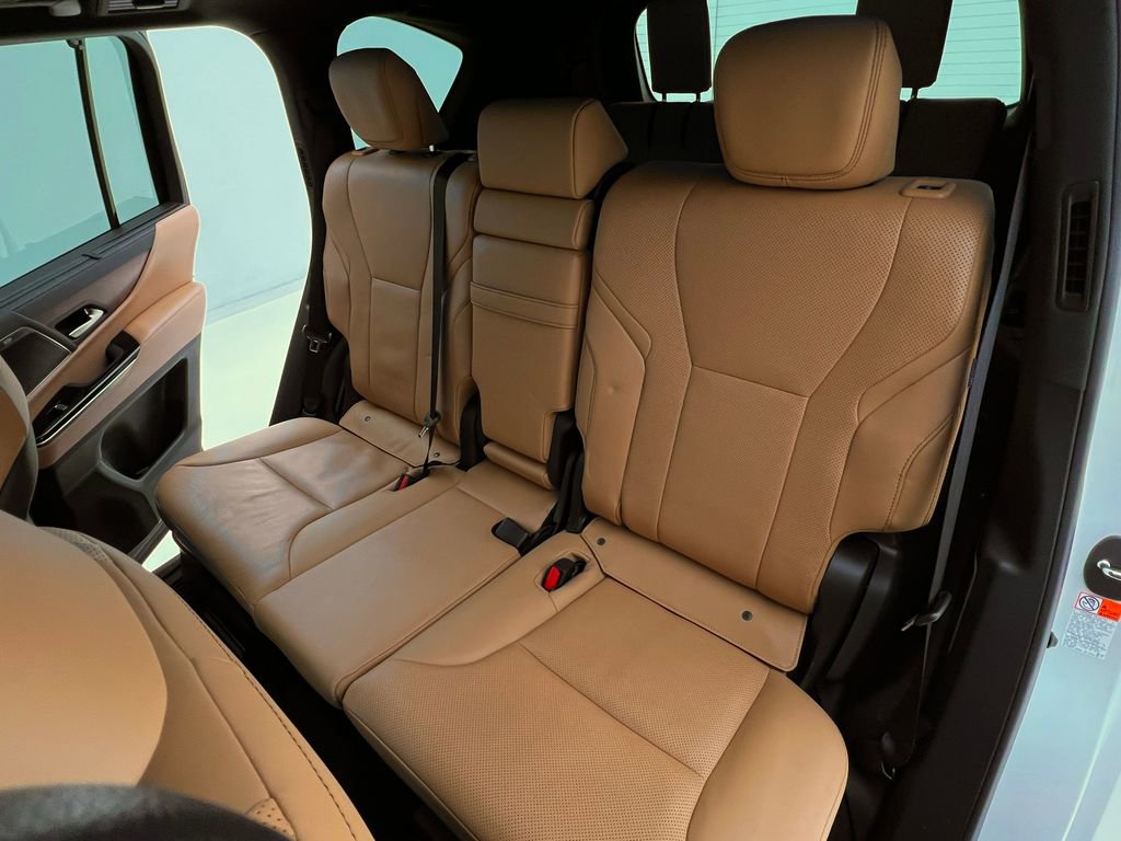 Certified 2024 Lexus LX 600 4WD w/ Luxury Package image 15