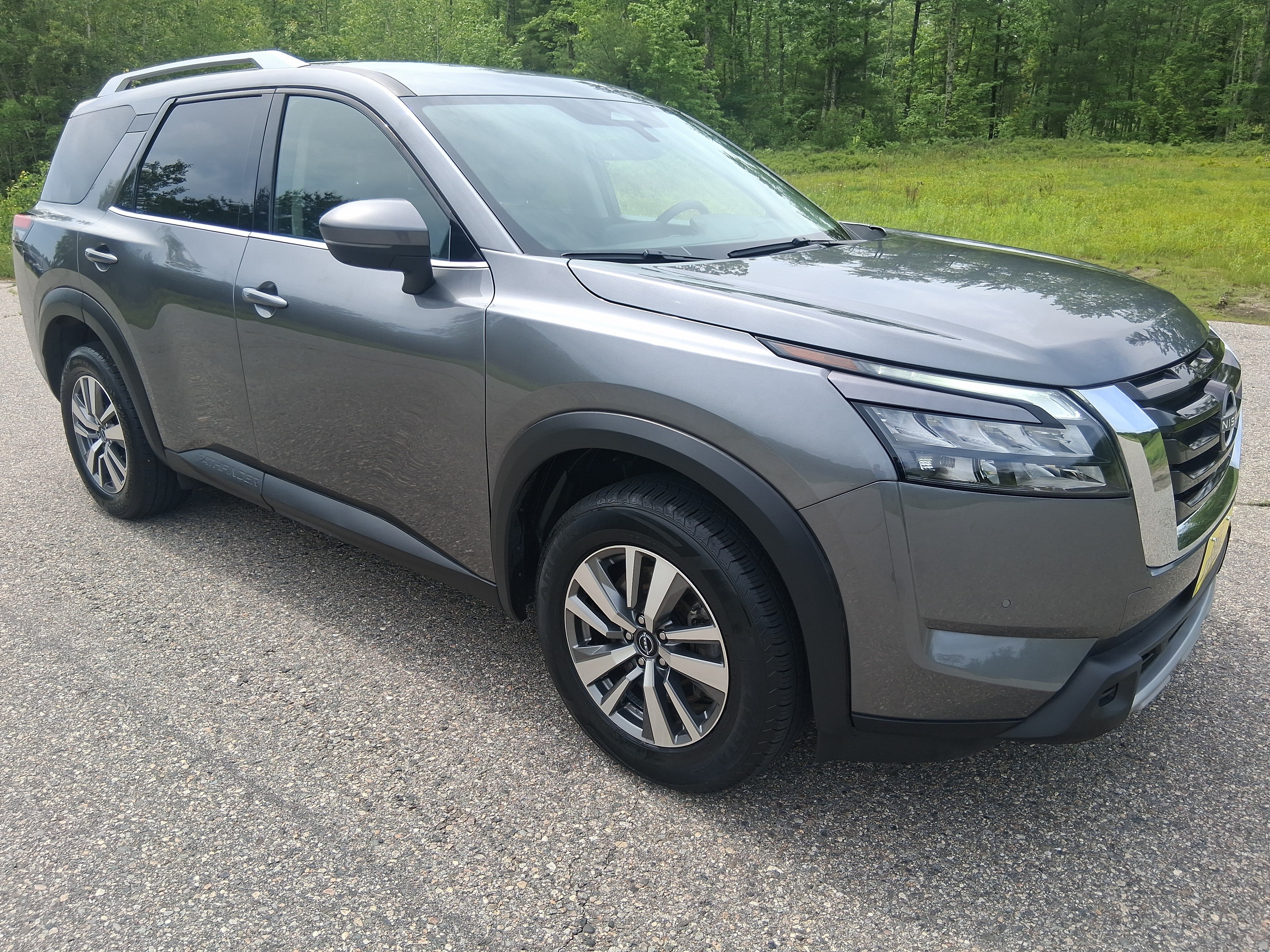 Certified 2025 Nissan Pathfinder SL AWD/4WD image 3