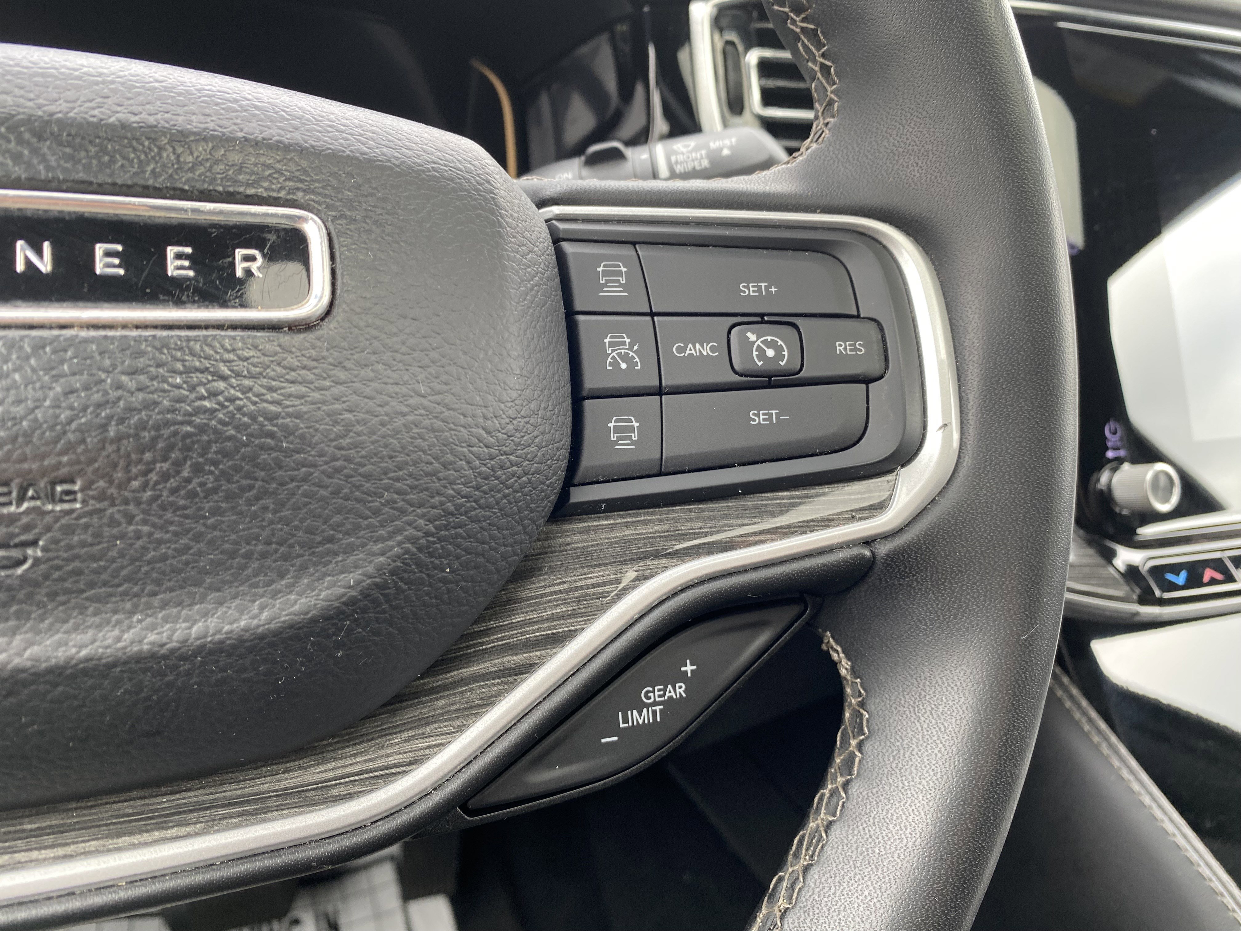 Used 2022 Jeep Wagoneer Series III w/ Premium Group I image 20