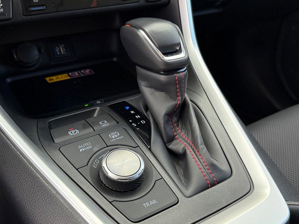 Used 2025 Toyota RAV4 XSE w/ Premium Package AWD/4WD image 28