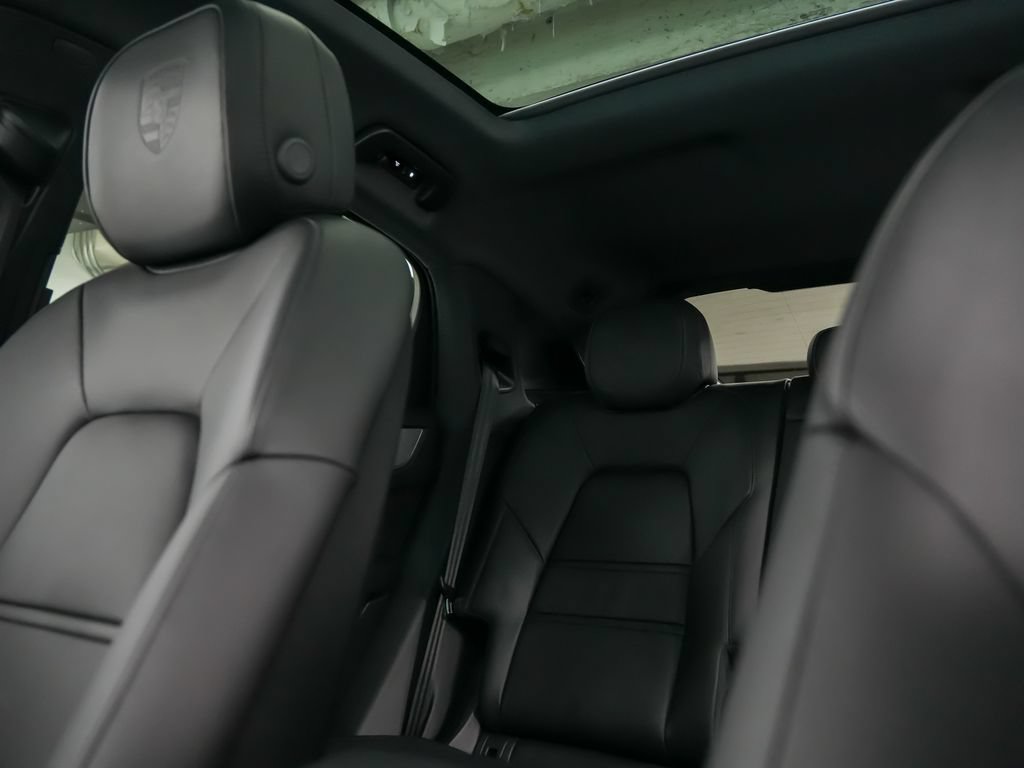 New 2026 Porsche Cayenne E-Hybrid Coupe AWD/4WD image 35
