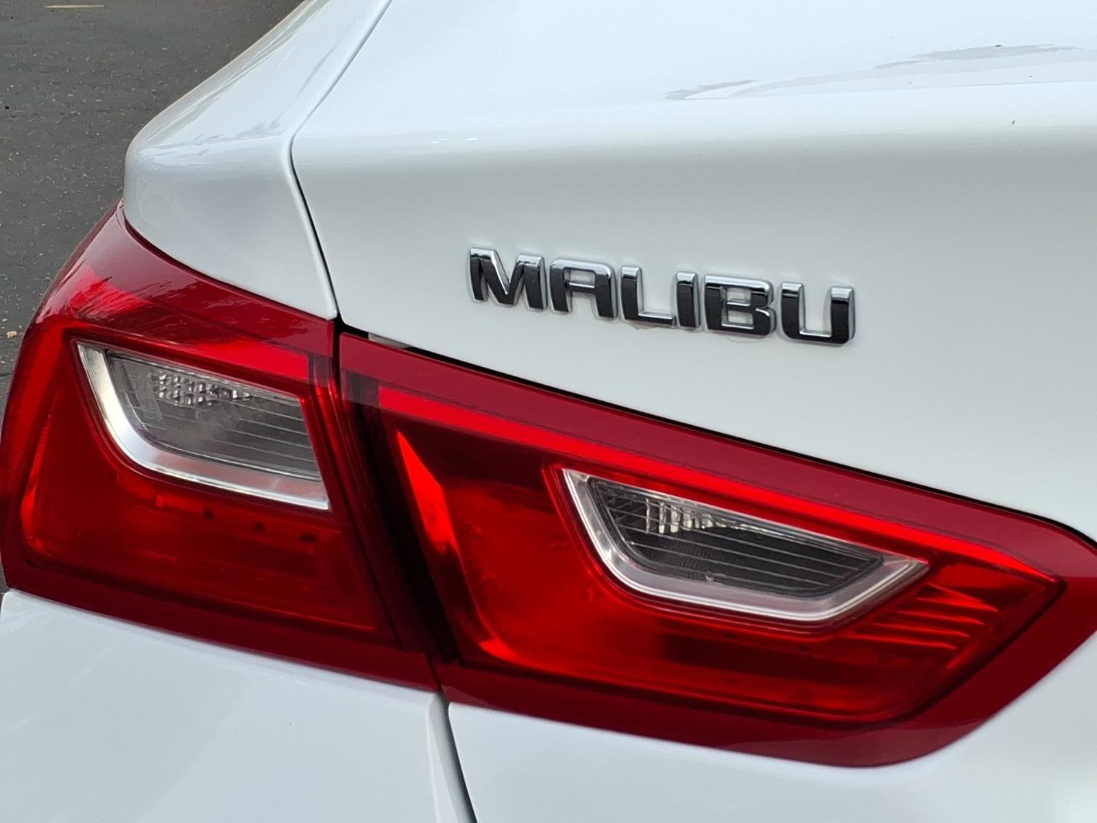 Used 2023 Chevrolet Malibu LT FWD image 10