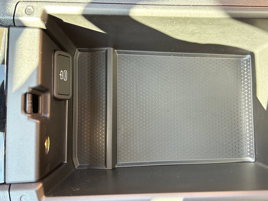 Used 2024 BMW i4 eDrive35 w/ Premium Package RWD image 29