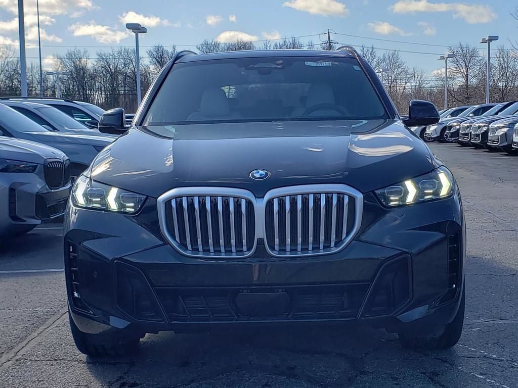 New 2026 BMW X5 xDrive40i w/ M Sport Package image 2
