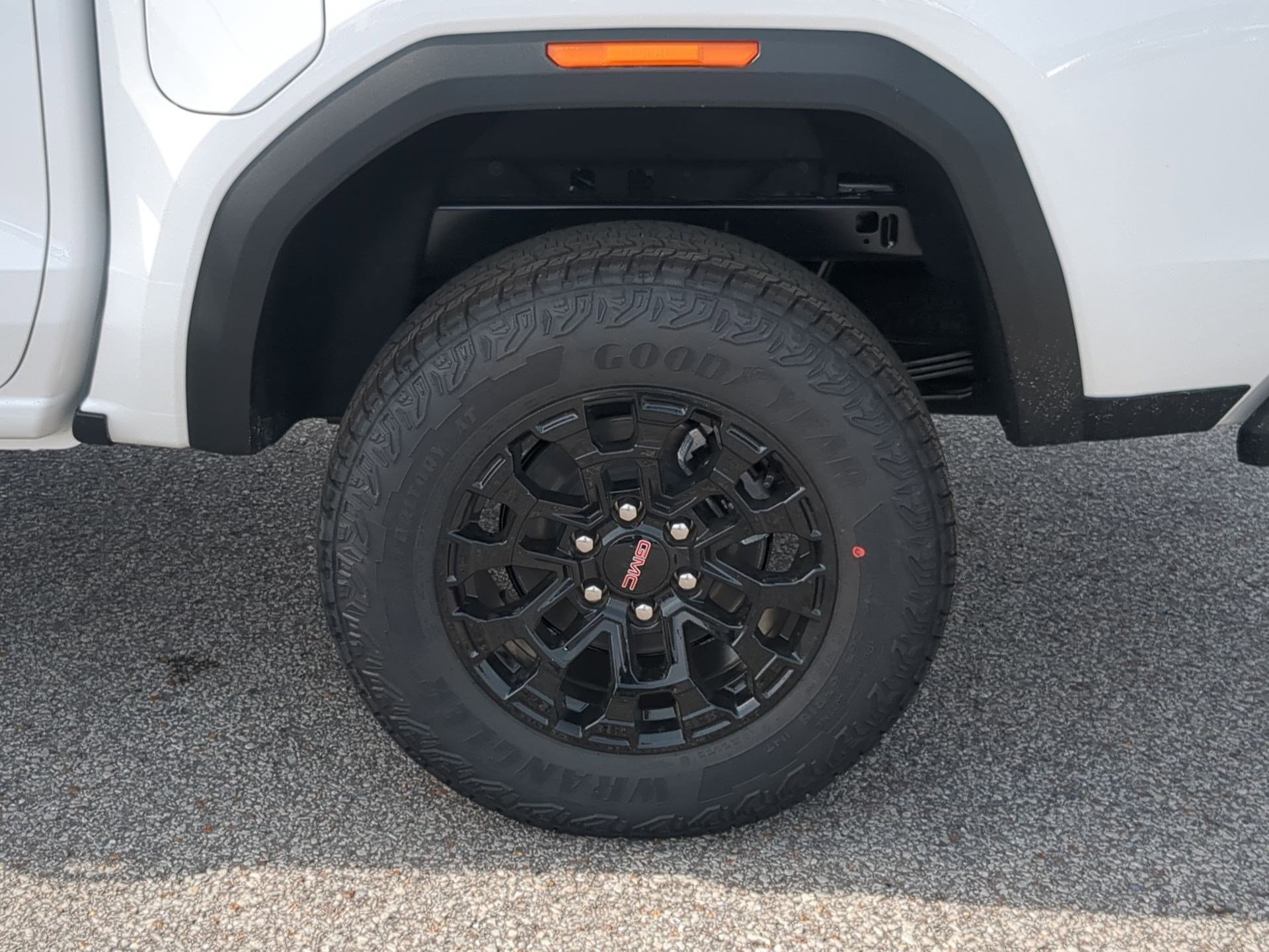 New 2026 GMC Canyon Elevation w/ Convenience Package image 10