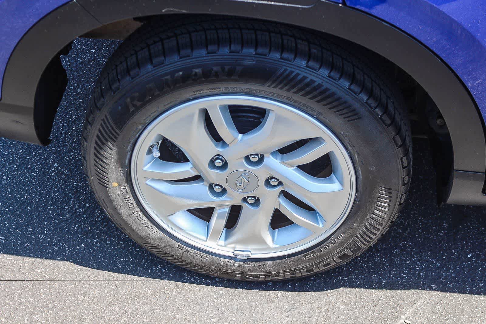 Certified 2024 Hyundai Venue SE FWD image 11