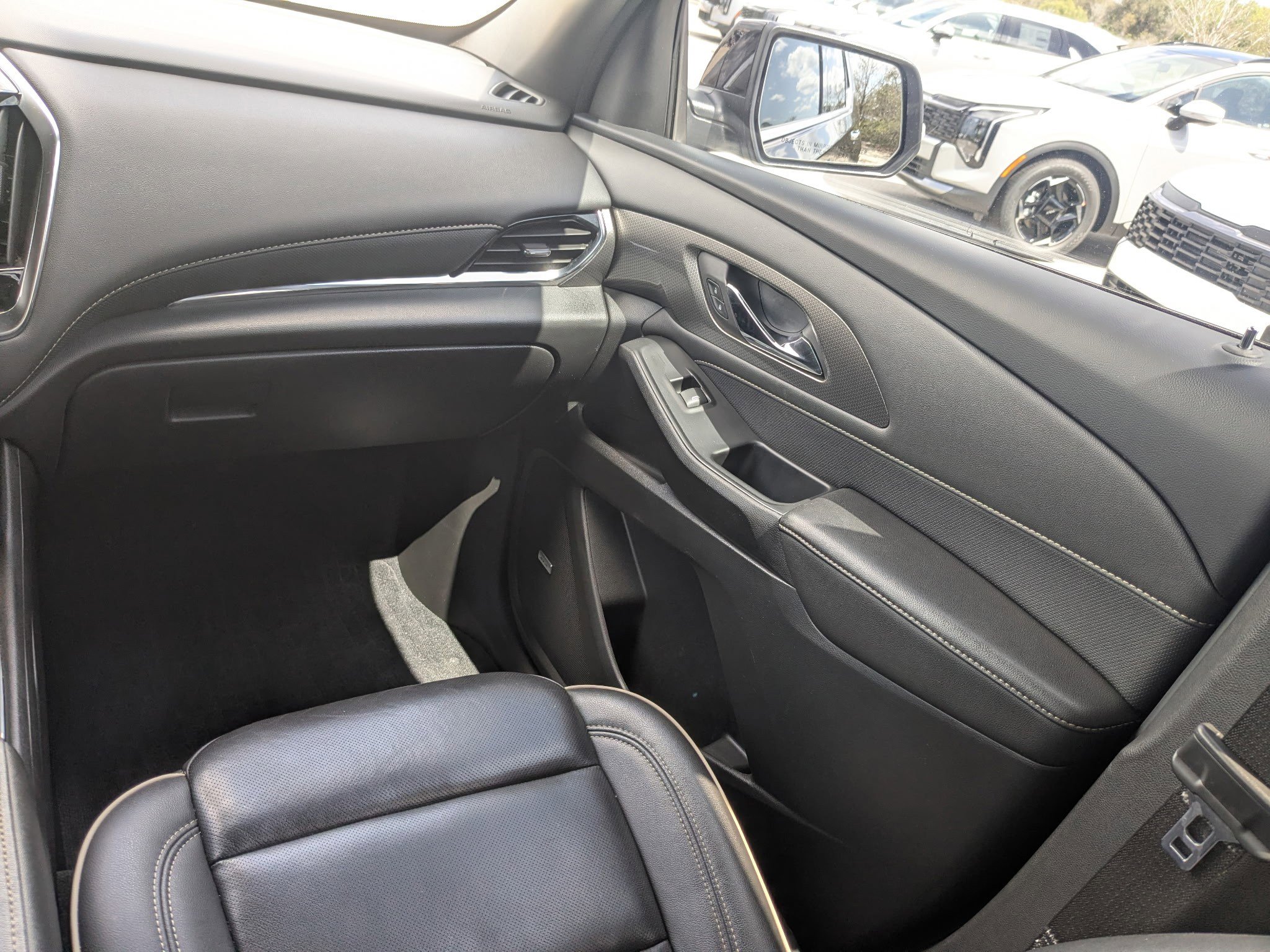 Used 2023 Chevrolet Traverse Premier image 19