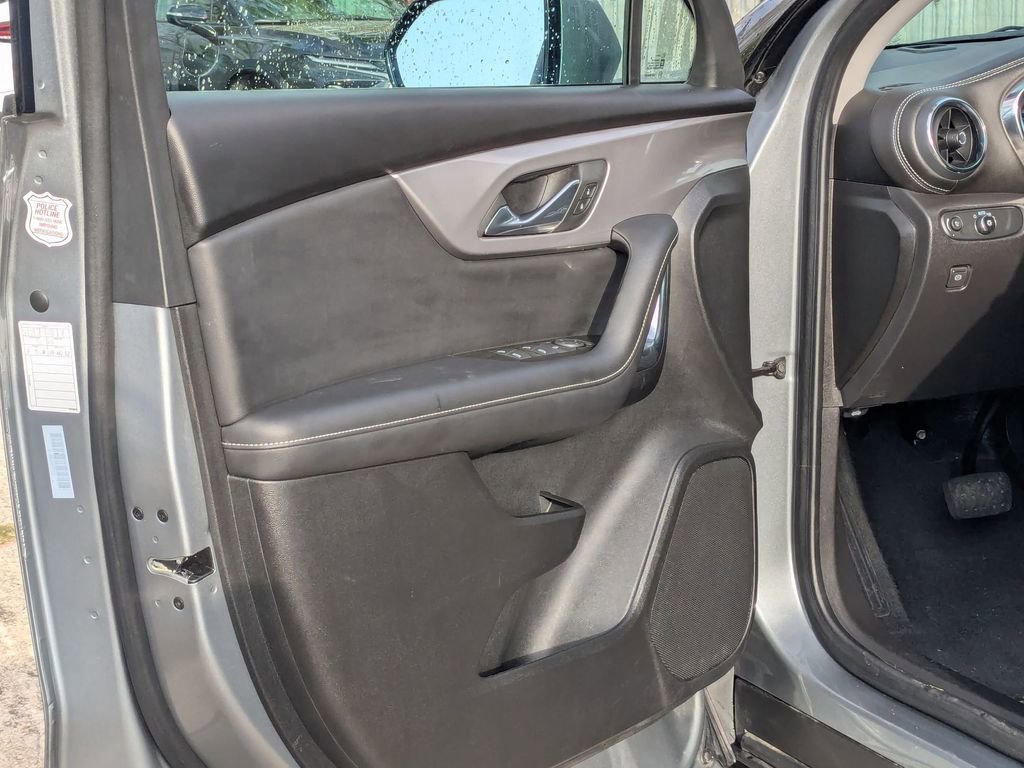 Used 2025 Chevrolet Blazer LT image 11