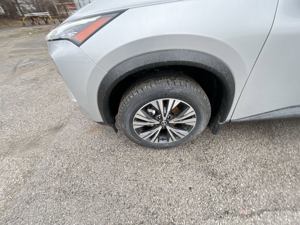 Used 2023 Nissan Rogue SV w/ SV Premium B Package image 10