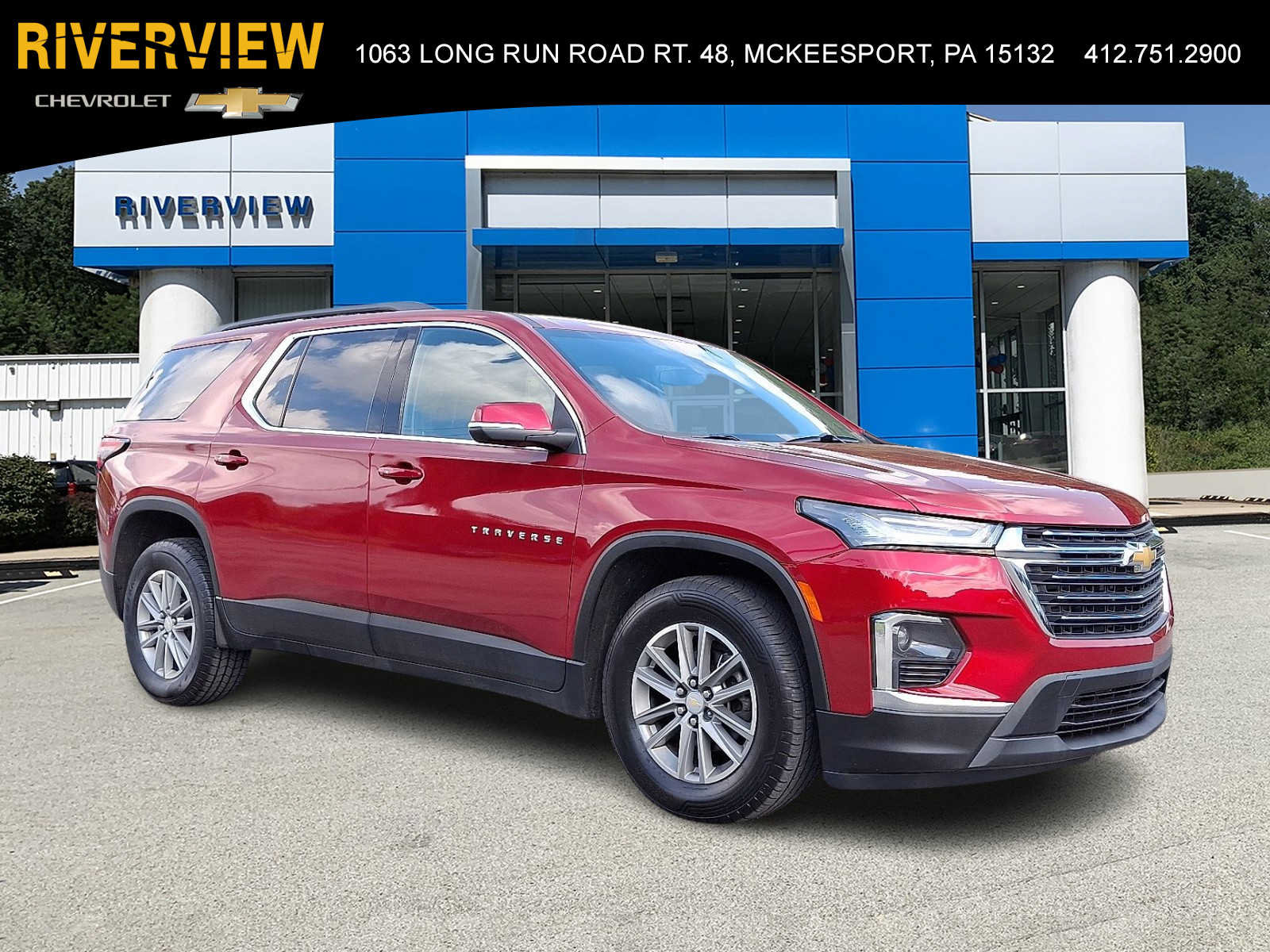 Used 2023 Chevrolet Traverse LT AWD/4WD image 1
