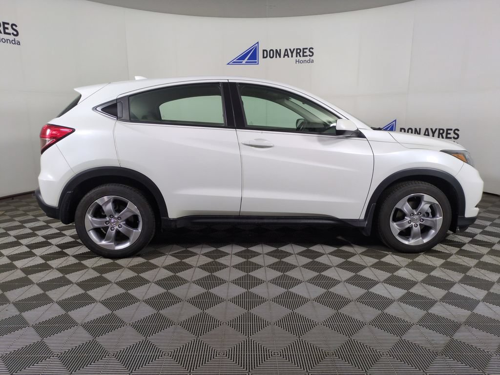 Used 2017 Honda HR-V LX image 8