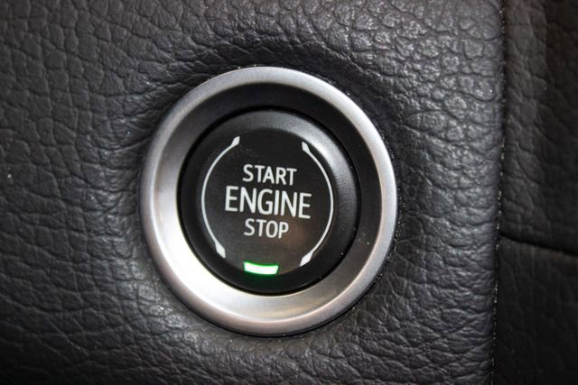 Used 2022 GMC Yukon XL Denali w/ Denali Premium Package image 31