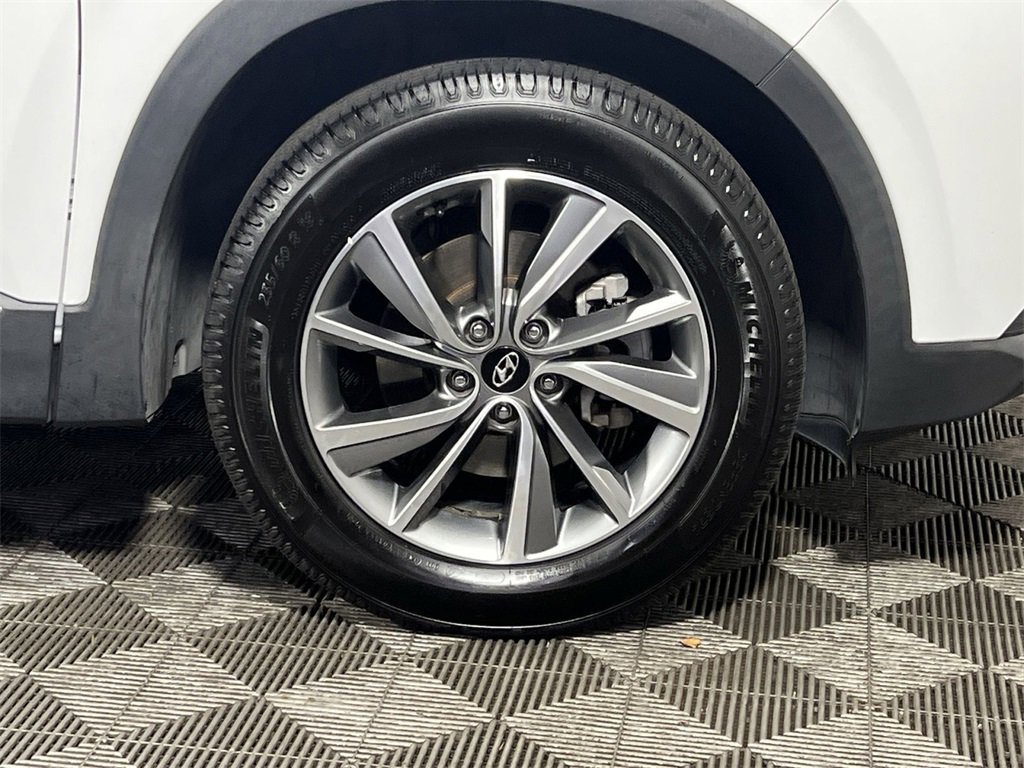 Used 2019 Hyundai Santa Fe Limited image 5