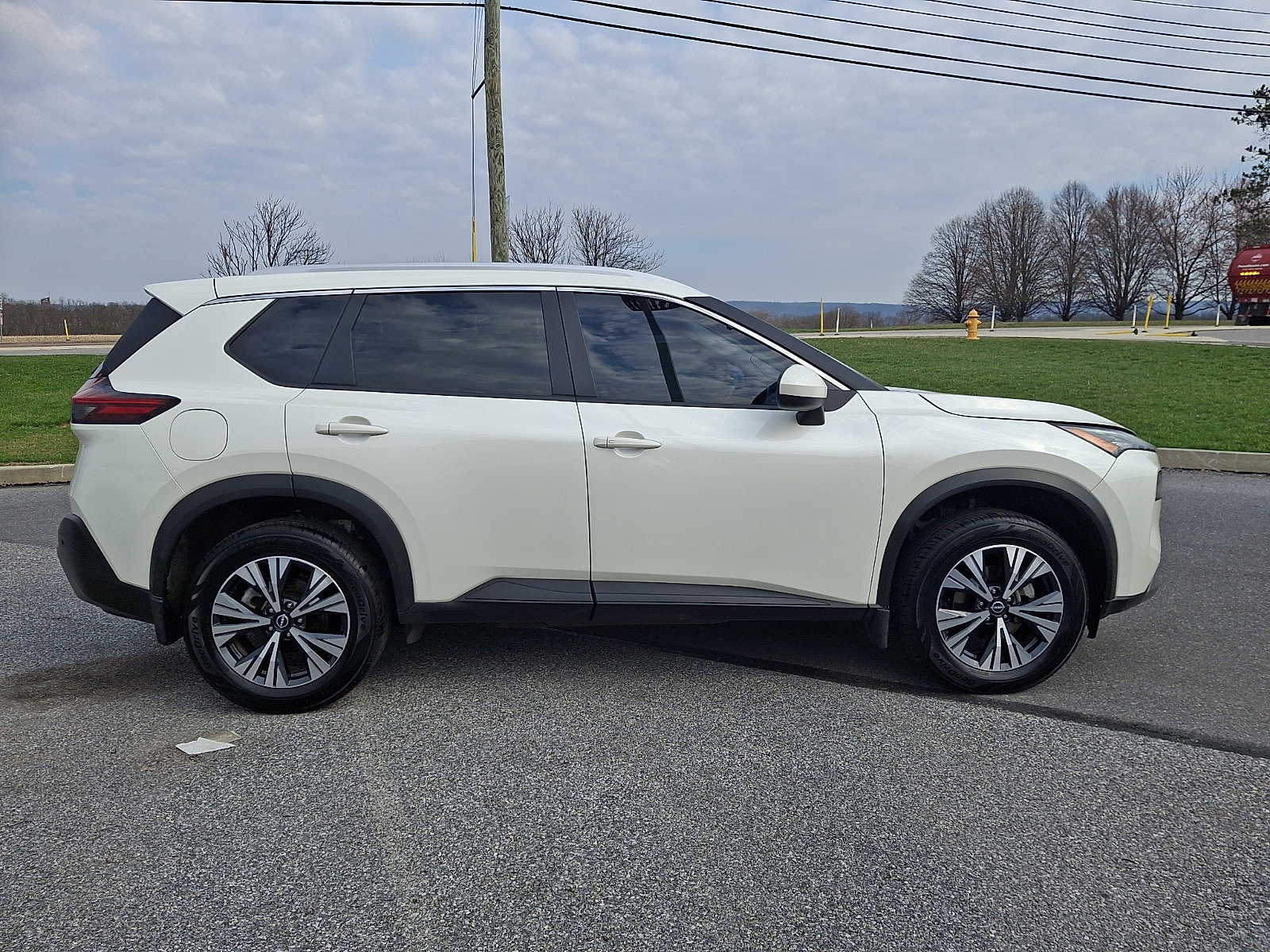 Certified 2023 Nissan Rogue SV w/ SV Premium B Package AWD/4WD image 8
