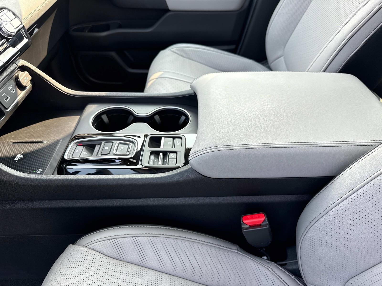 Used 2025 Honda Pilot Elite image 15