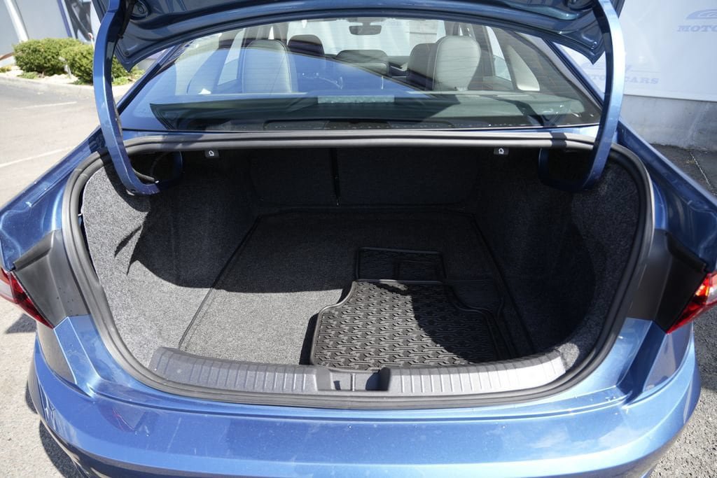 Used 2021 Volkswagen Jetta SE w/ SE Cold Weather Package FWD image 15