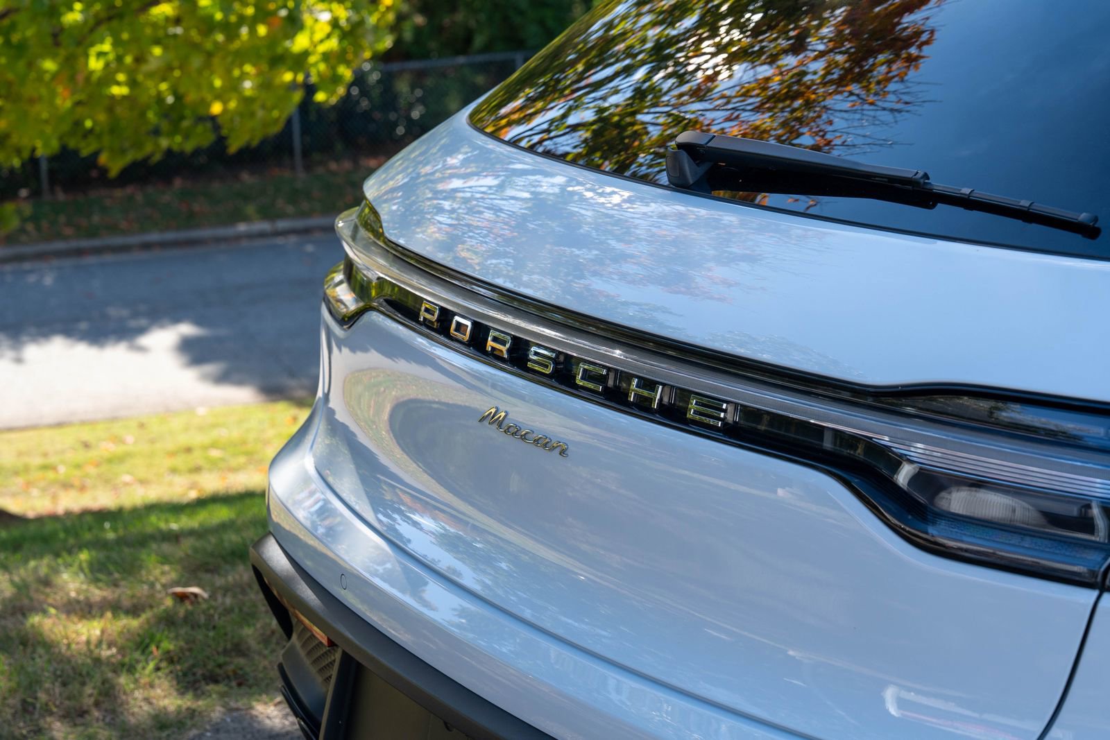 Certified 2025 Porsche Macan Base image 15