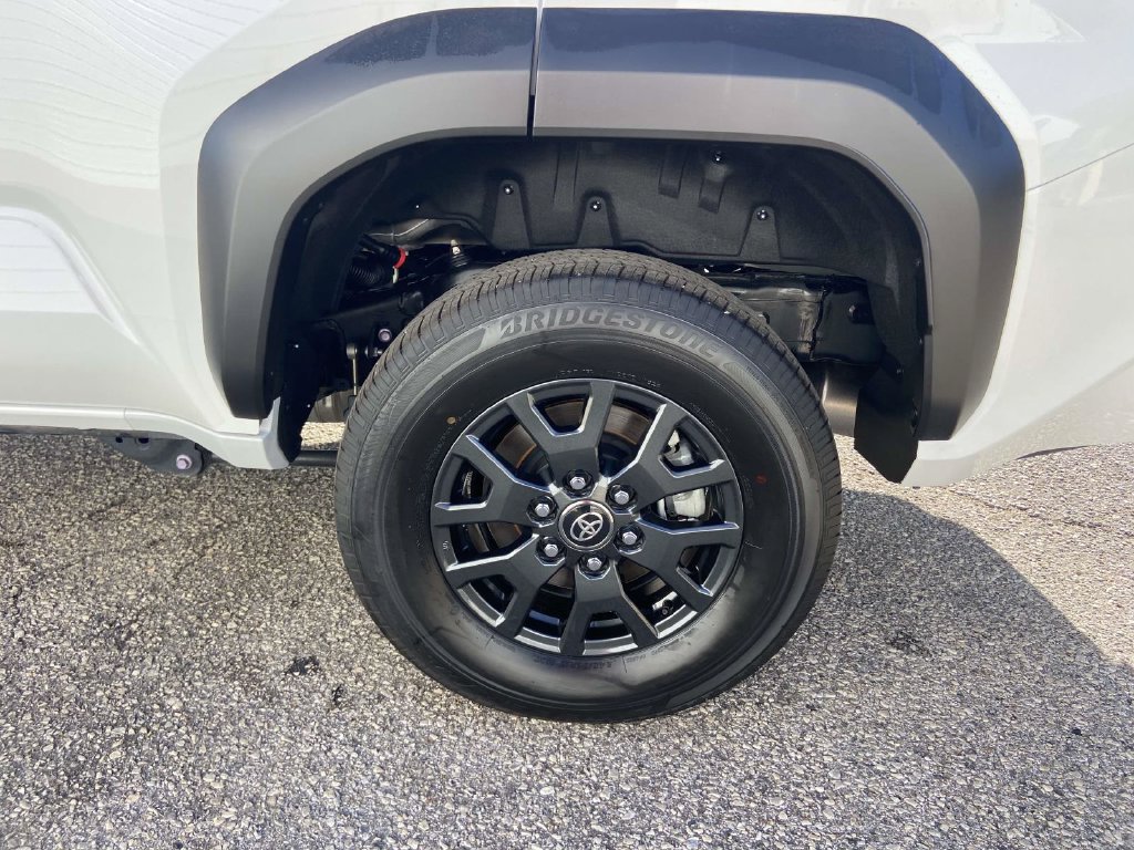Used 2026 Toyota 4Runner SR5 RWD image 8