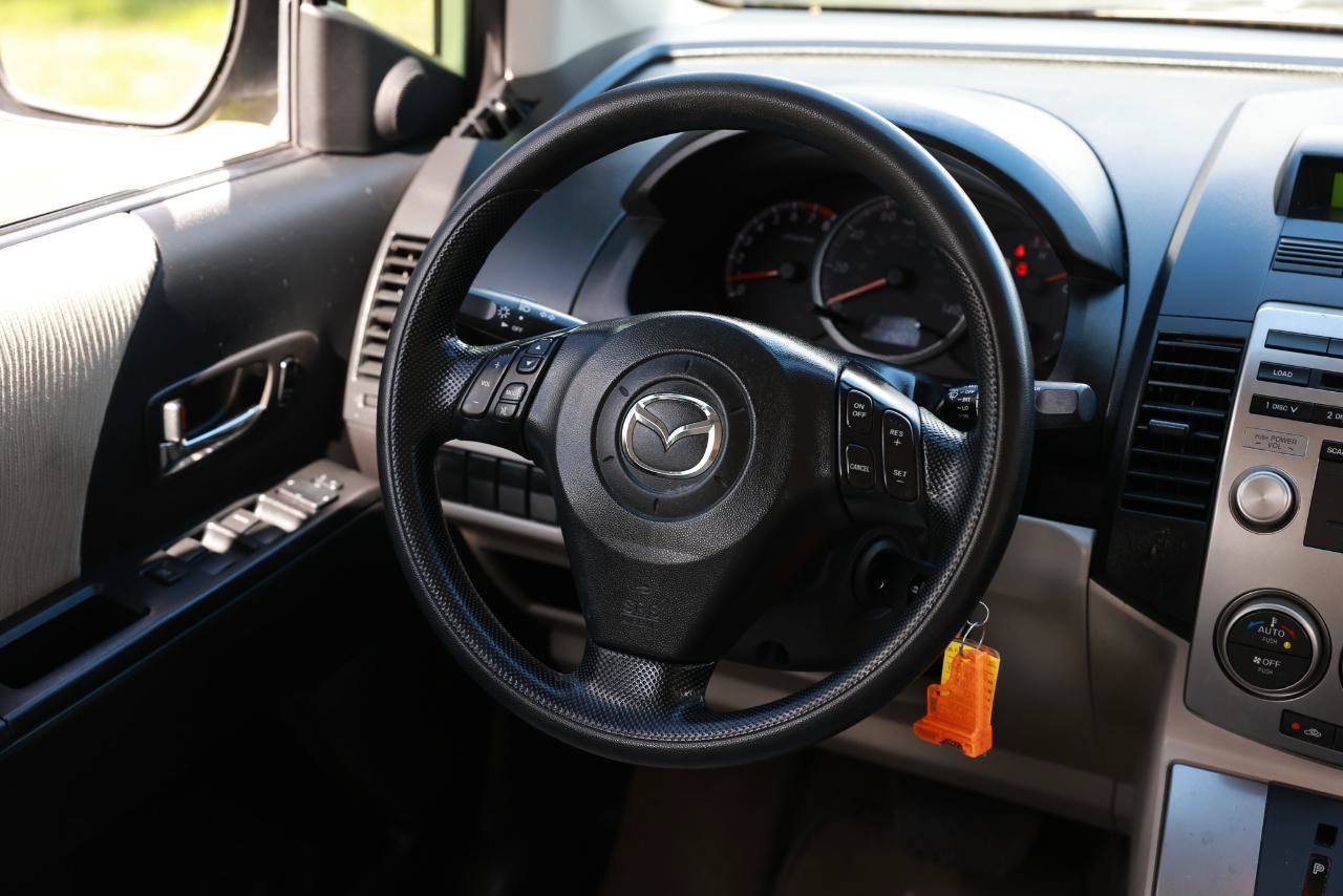 Used 2008 MAZDA MAZDA5 Sport FWD image 30