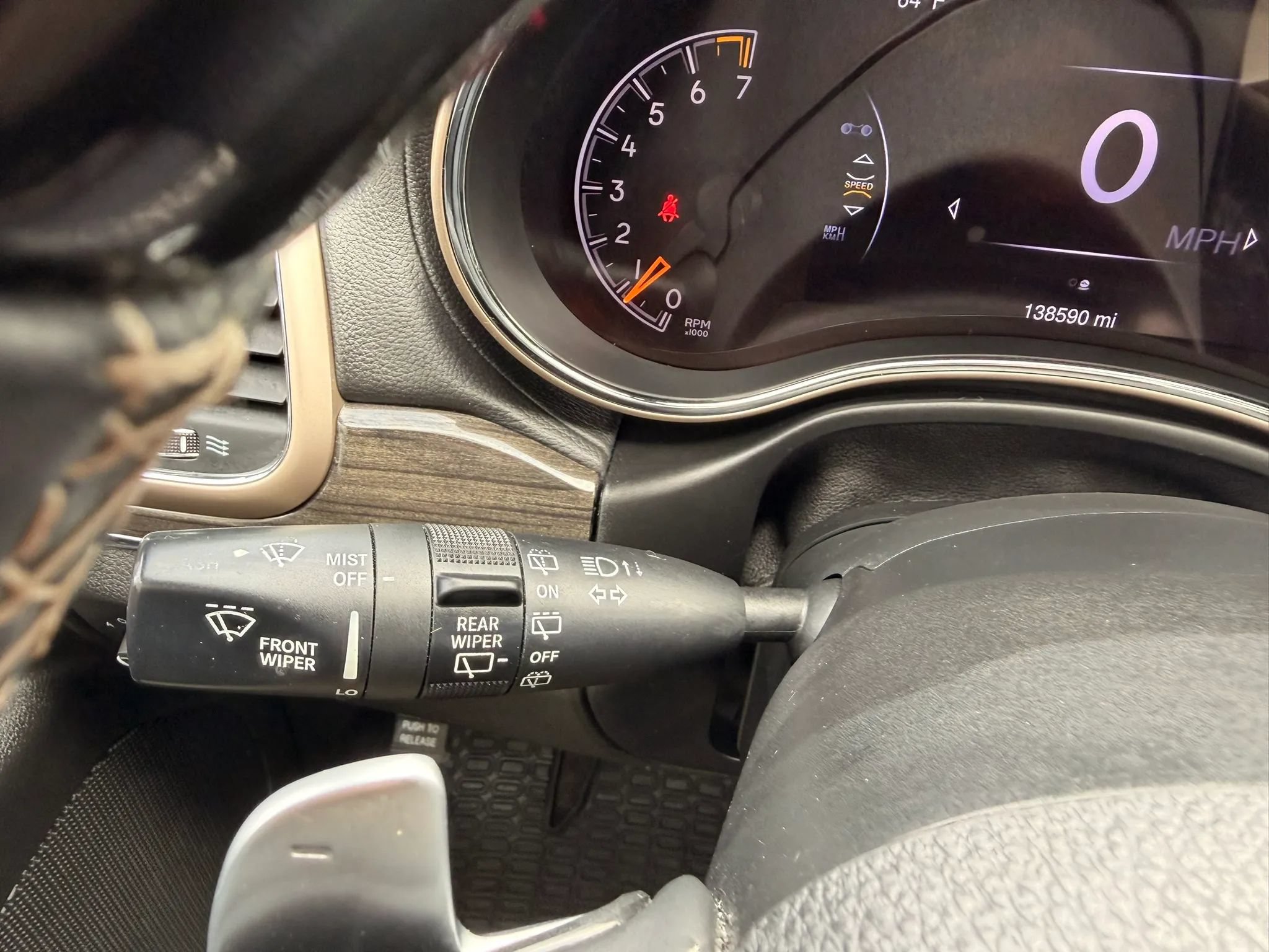 Used 2014 Jeep Grand Cherokee Overland AWD/4WD image 36